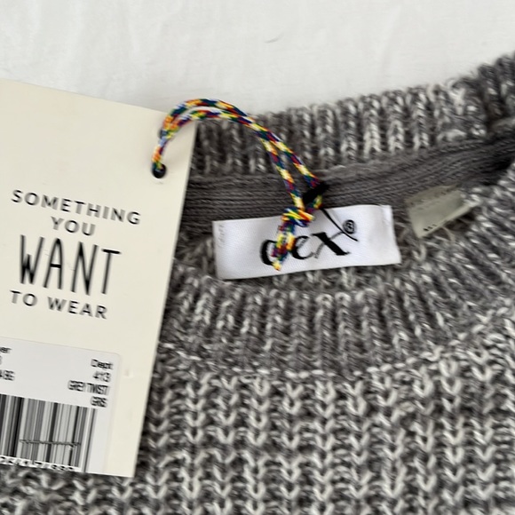 Lovely sweater - Picture 2 of 2